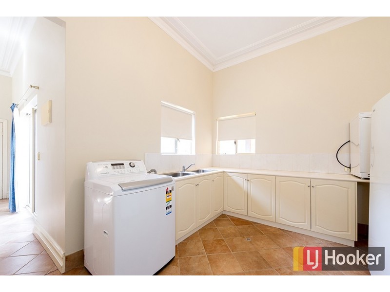 10 Shenton Close, Leschenault WA 6233