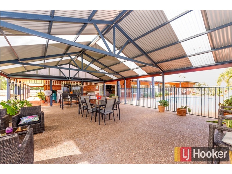 10 Shenton Close, Leschenault WA 6233