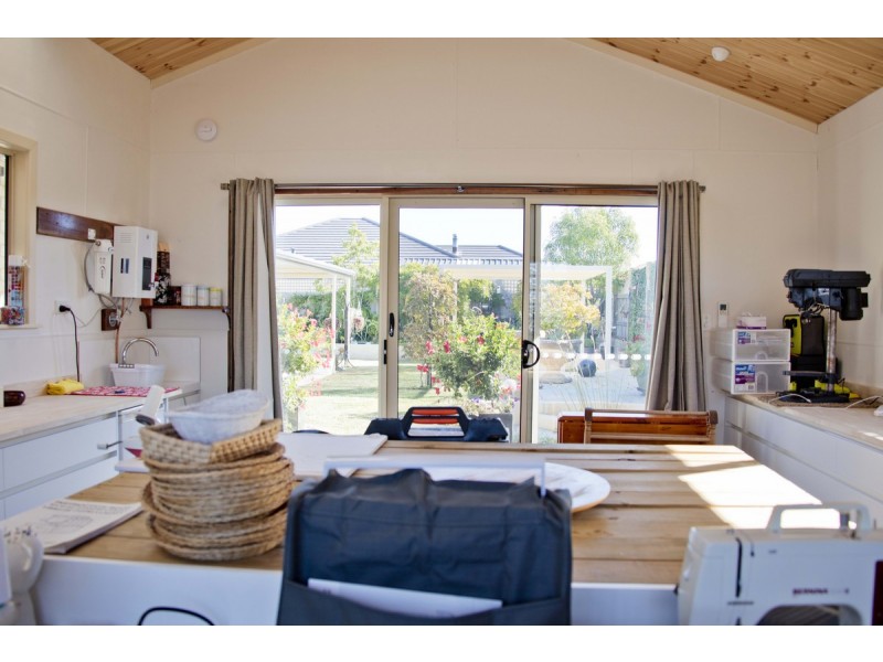 196 Braidwood Drive, Australind WA 6233