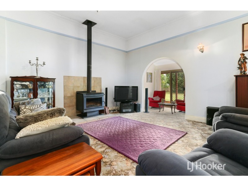 16 Hutton Street, Collie WA 6225