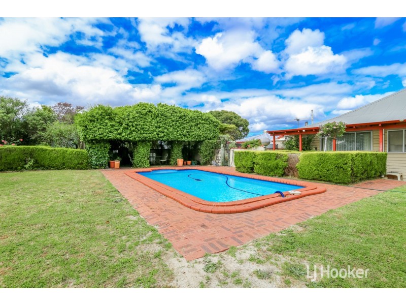 16 Hutton Street, Collie WA 6225