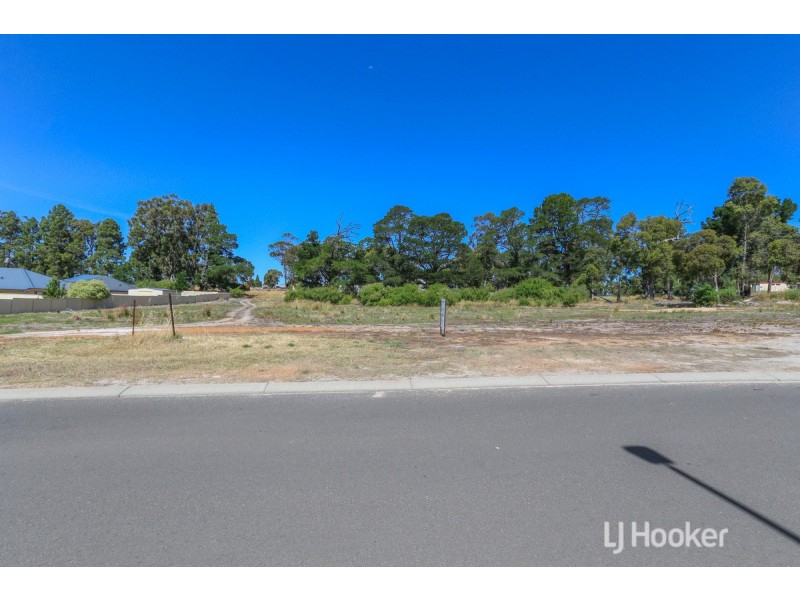 15 Jacaranda Loop, Collie WA 6225
