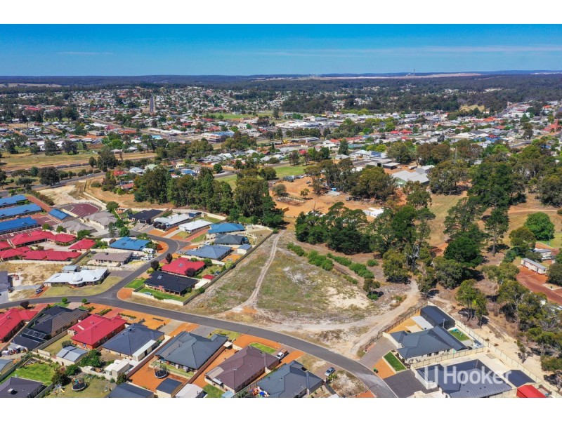 15 Jacaranda Loop, Collie WA 6225