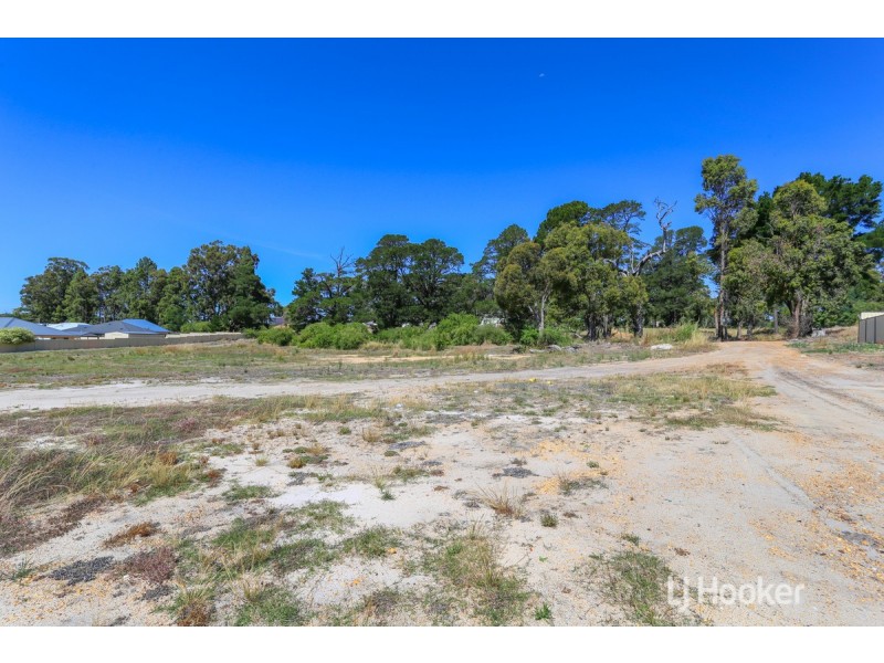 15 Jacaranda Loop, Collie WA 6225