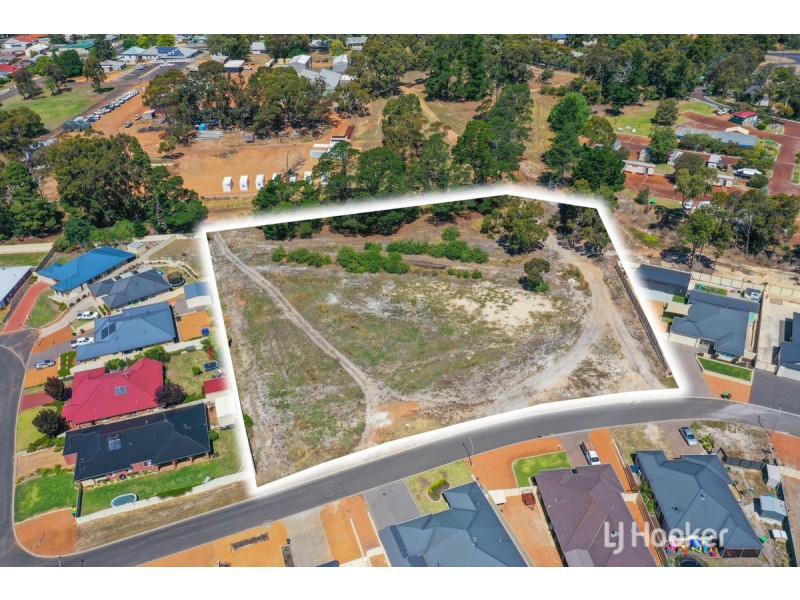 15 Jacaranda Loop, Collie WA 6225