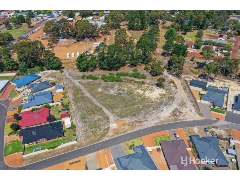 15 Jacaranda Loop, Collie WA 6225