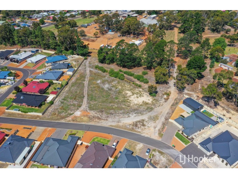 15 Jacaranda Loop, Collie WA 6225