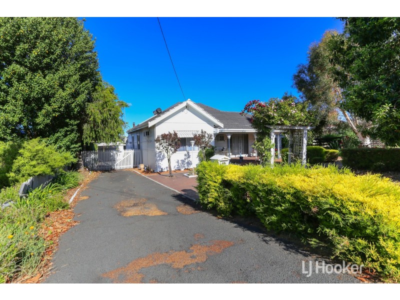 74 Swanstone Street, Collie WA 6225
