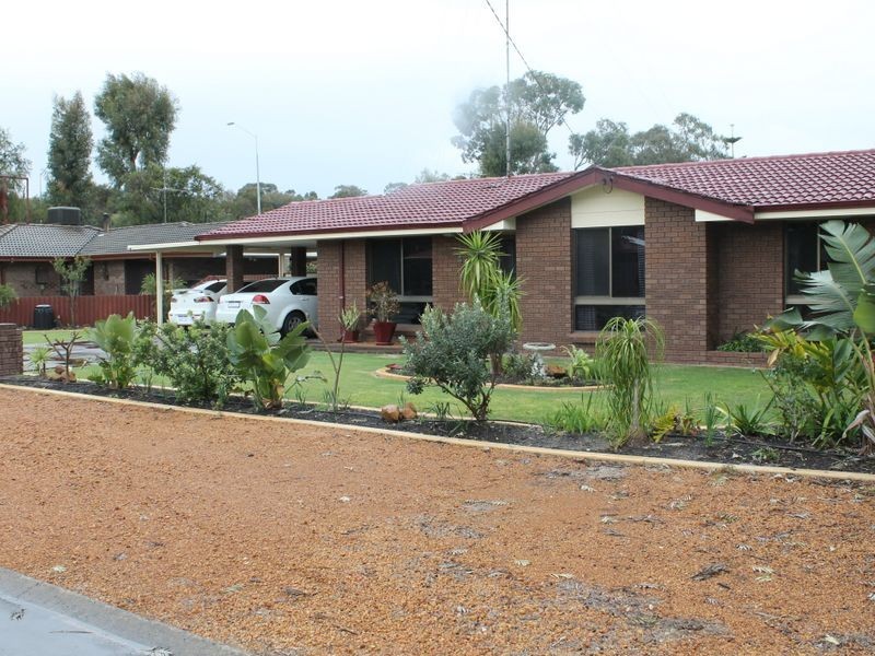 4 Corana Street, Carey Park WA 6230