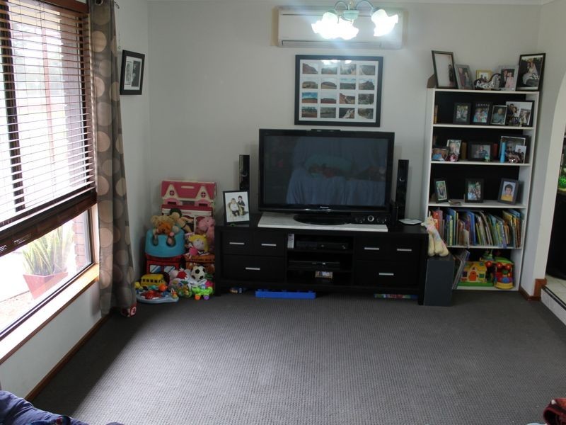 4 Corana Street, Carey Park WA 6230