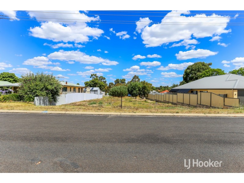 30 Simpson Street, Collie WA 6225