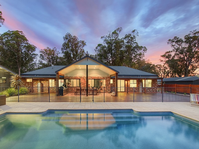 52 Tall Tree Crescent, Reinscourt WA 6280