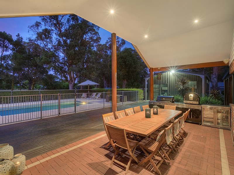 52 Tall Tree Crescent, Reinscourt WA 6280