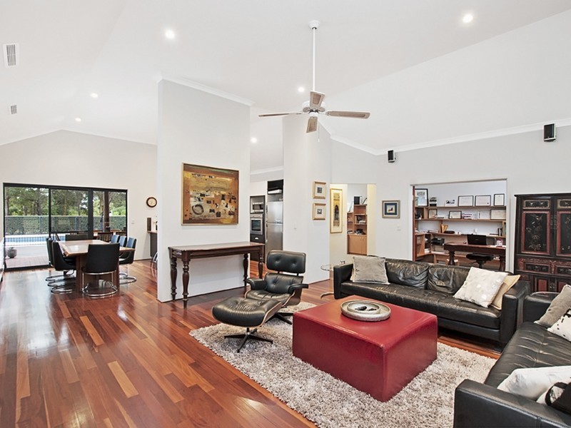 52 Tall Tree Crescent, Reinscourt WA 6280