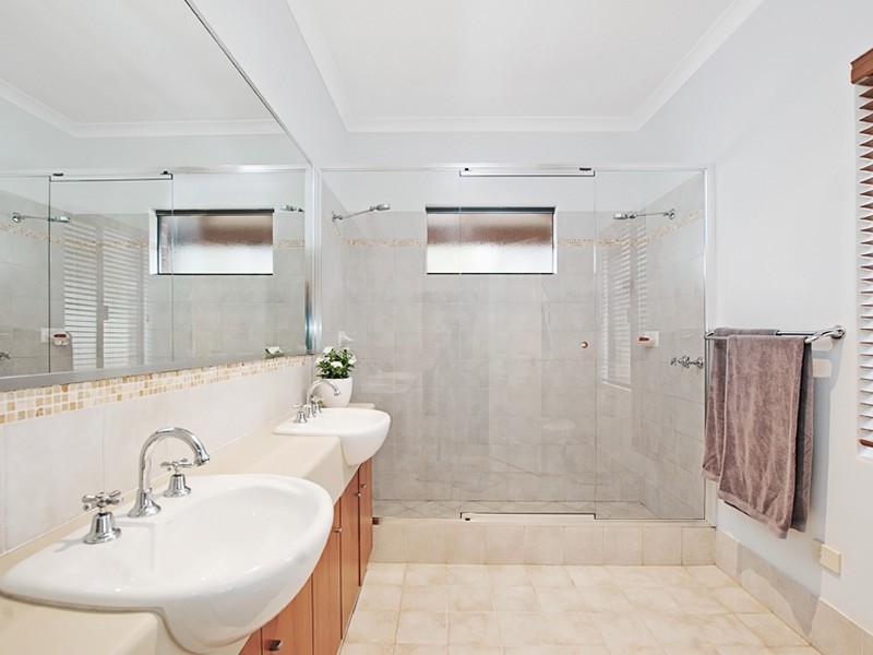 52 Tall Tree Crescent, Reinscourt WA 6280