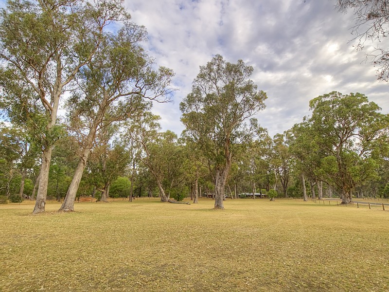 52 Tall Tree Crescent, Reinscourt WA 6280