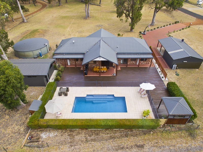 52 Tall Tree Crescent, Reinscourt WA 6280