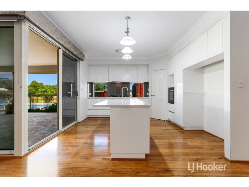 10 Macgregor Road, Roelands WA 6226