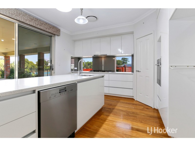 10 Macgregor Road, Roelands WA 6226