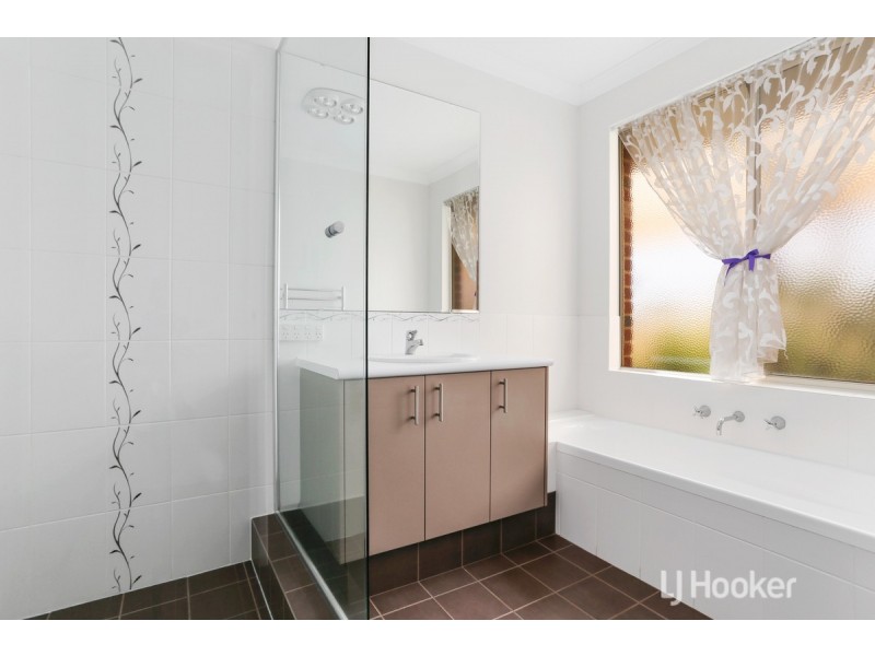 10 Macgregor Road, Roelands WA 6226