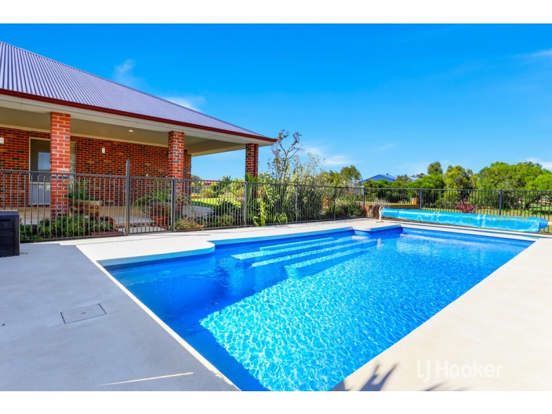 10 Macgregor Road, Roelands WA 6226