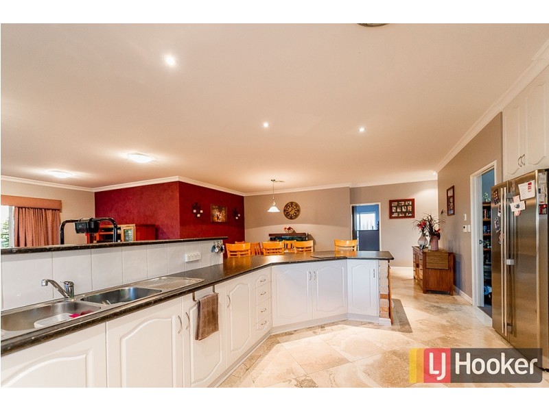 23 Chisholm Road, Dalyellup WA 6230