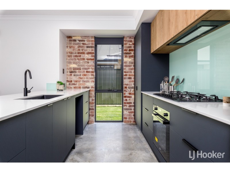 150 The Boulevard, Australind WA 6233