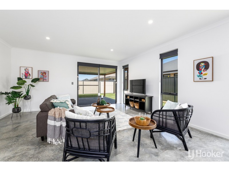 150 The Boulevard, Australind WA 6233