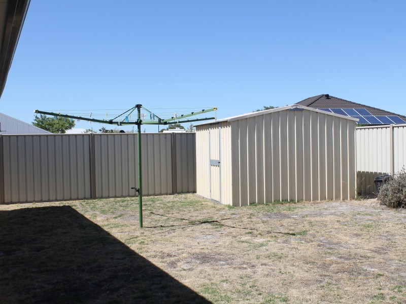 42 The Boulevard, Australind WA 6233