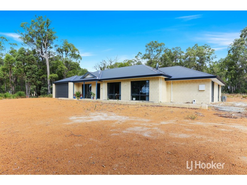 239 Booth Street, Collie WA 6225