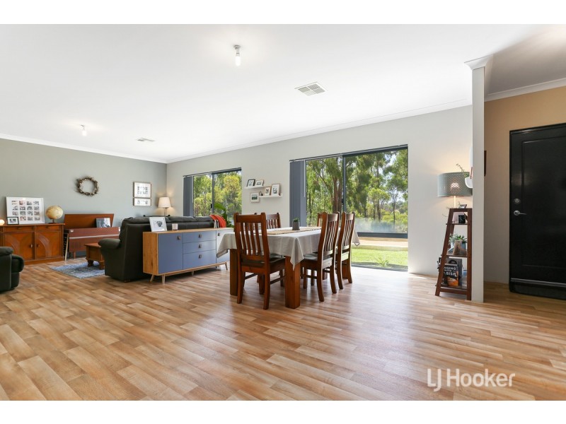 239 Booth Street, Collie WA 6225