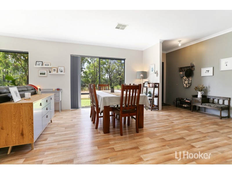 239 Booth Street, Collie WA 6225