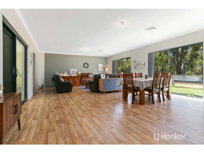 239 Booth Street, Collie WA 6225