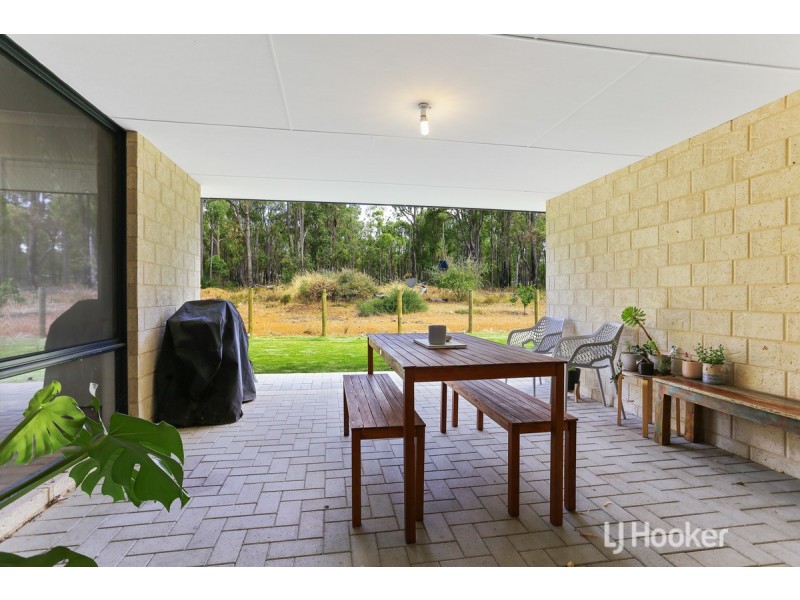 239 Booth Street, Collie WA 6225