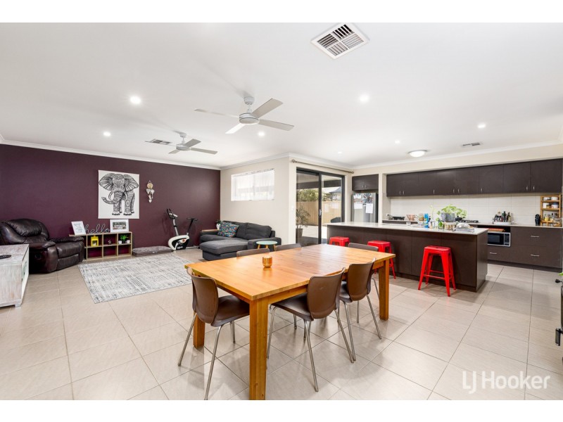 211 Braidwood Drive, Australind WA 6233