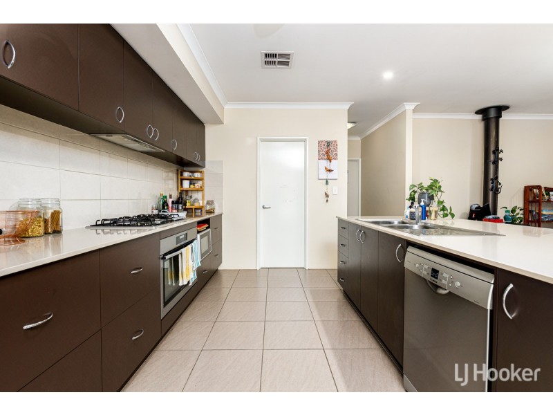 211 Braidwood Drive, Australind WA 6233