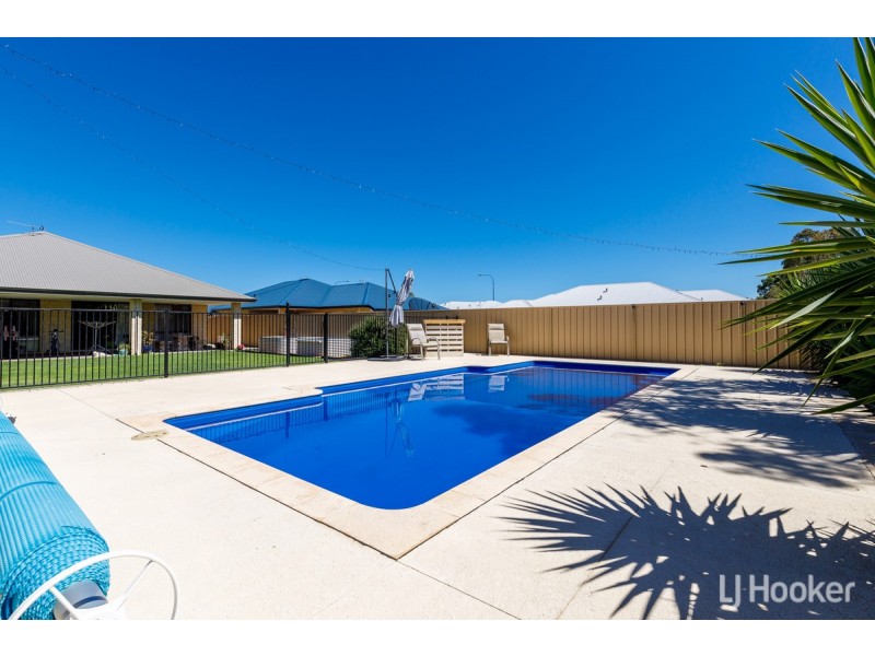 211 Braidwood Drive, Australind WA 6233