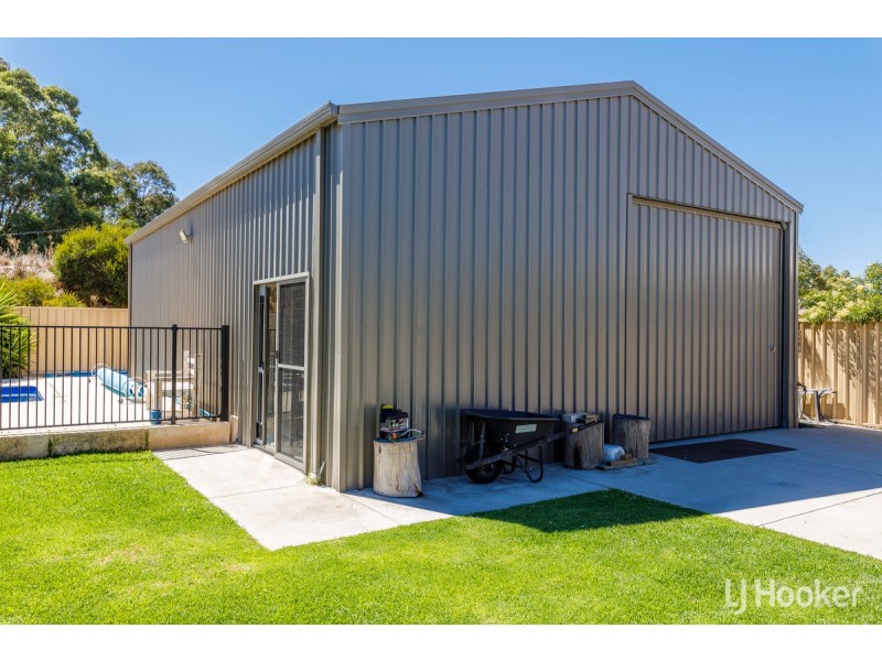 211 Braidwood Drive, Australind WA 6233