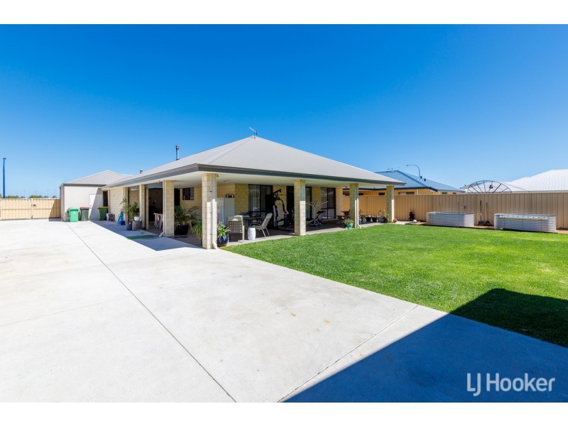 211 Braidwood Drive, Australind WA 6233