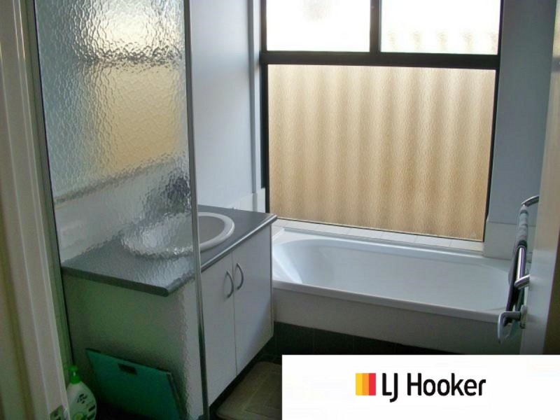 33 Swan Avenue, Millbridge WA 6232