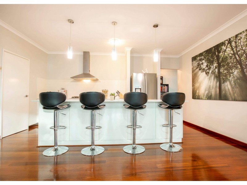 16 Robinia Rise, Collie WA 6225