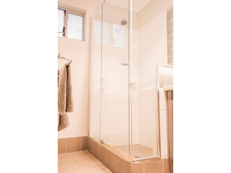 16 Robinia Rise, Collie WA 6225