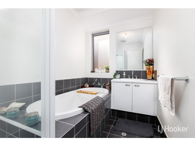 6 Coppin Place, Australind WA 6233