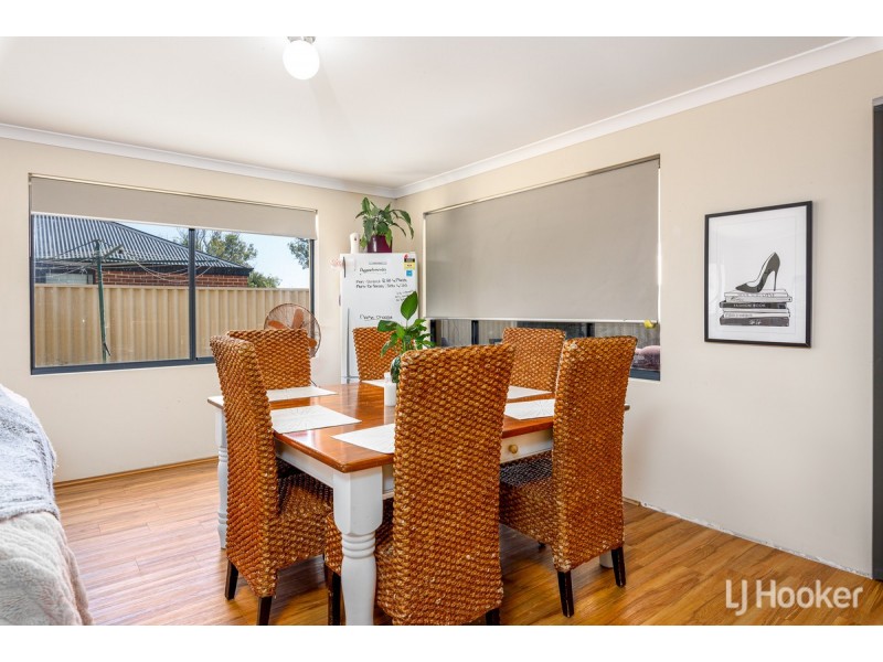 4 Kooyar Bend, Dalyellup WA 6230