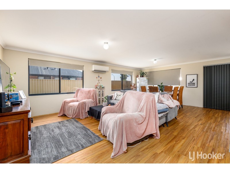 4 Kooyar Bend, Dalyellup WA 6230