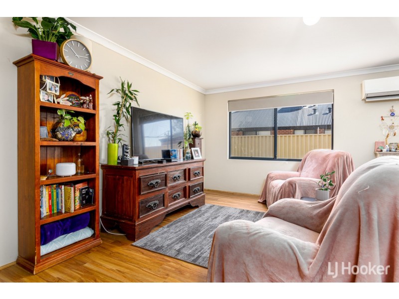 4 Kooyar Bend, Dalyellup WA 6230