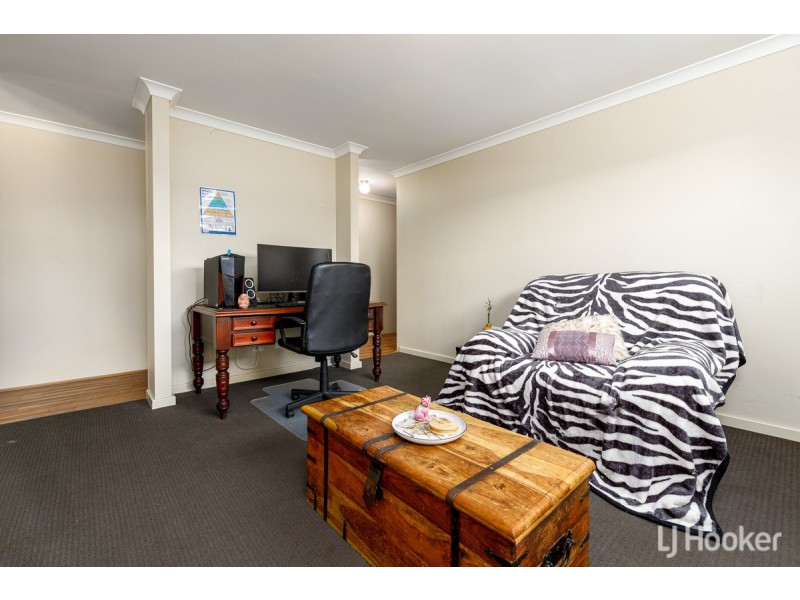 4 Kooyar Bend, Dalyellup WA 6230