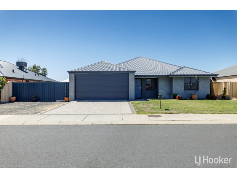 4 Kooyar Bend, Dalyellup WA 6230