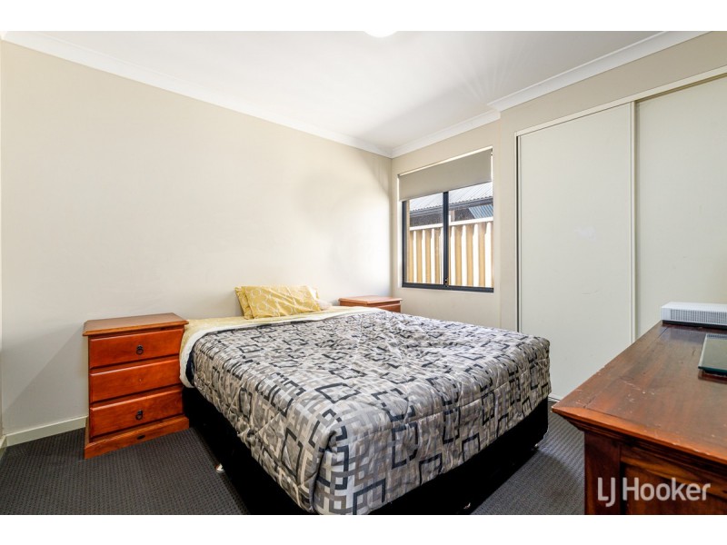 4 Kooyar Bend, Dalyellup WA 6230