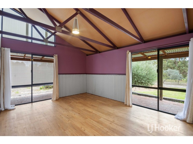 8 Jones Street, Yabberup WA 6239